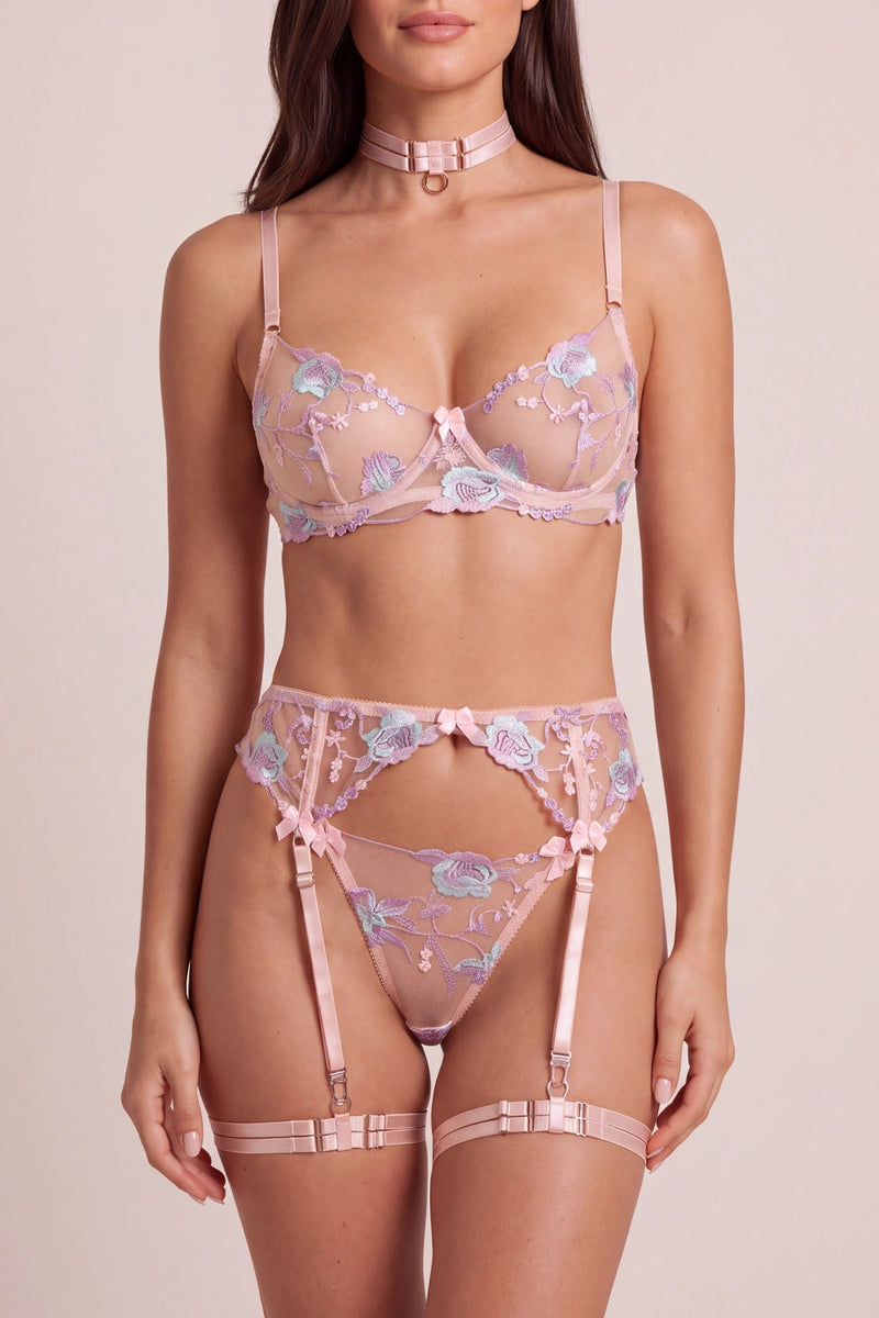Camelia, pastel çiçek işlemeli jartiyer takımı — ön görünüm